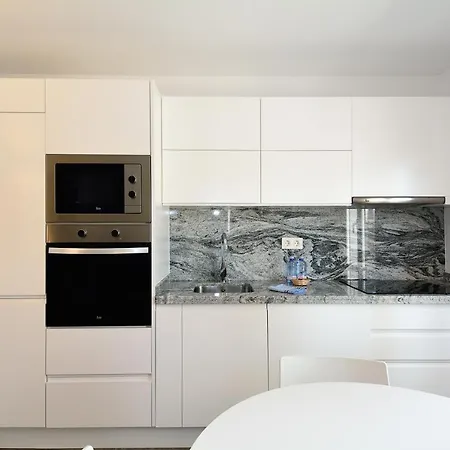 Charming Loft In With Pool Area Apartmán